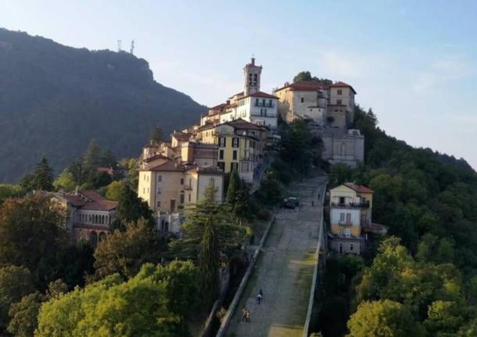 Lago Maggiore, Leggiuno, Ampio Appartamento Extérieur photo