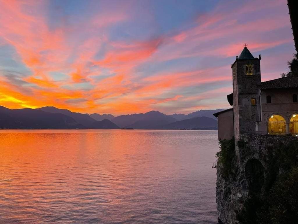 Lago Maggiore, Leggiuno, Ampio Appartamento Extérieur photo