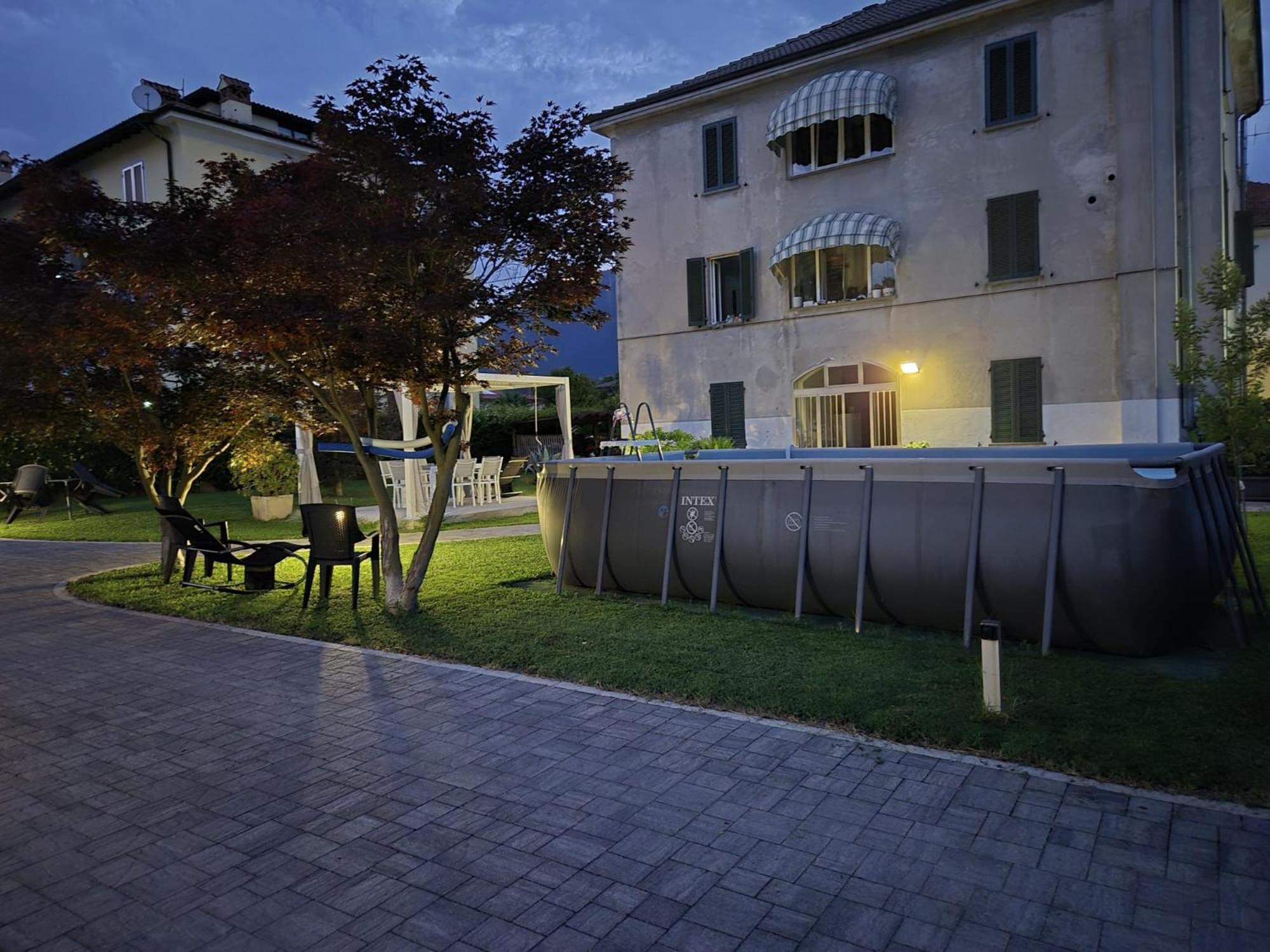 Lago Maggiore, Leggiuno, Ampio Appartamento Extérieur photo