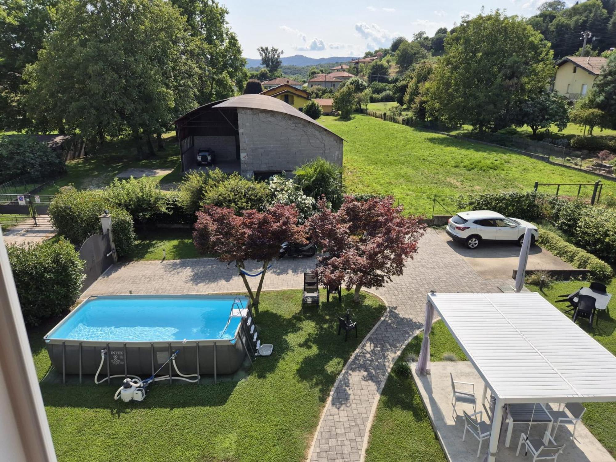 Lago Maggiore, Leggiuno, Ampio Appartamento Extérieur photo