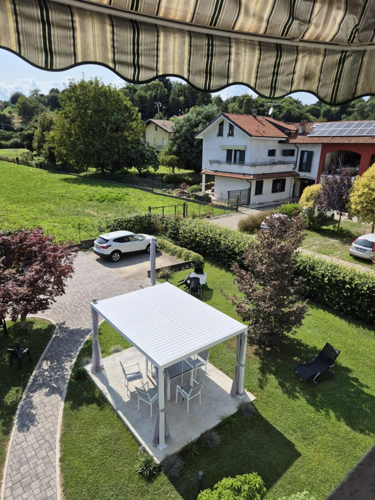 Lago Maggiore, Leggiuno, Ampio Appartamento Extérieur photo